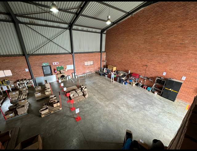 277M² WAREHOUSE SOLD IN STORMILL